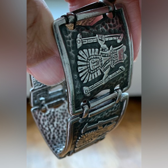 Vintage CORO PEGASUS Bracelet - Picture 3 of 10